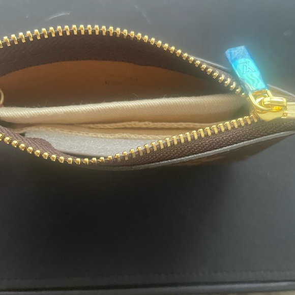 LV Key pouch Iconic monogram engraved zip( not authentic) - Picture 4 of 4